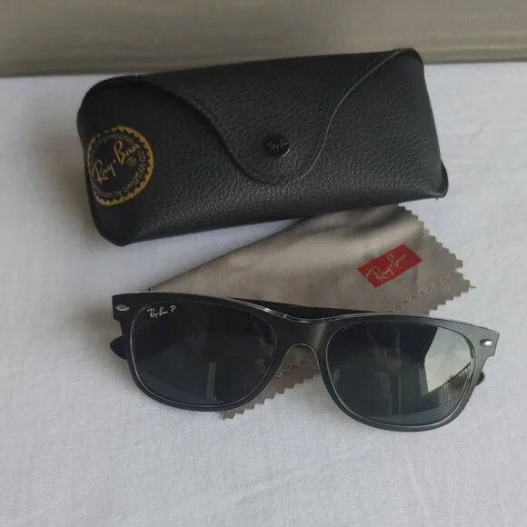 Ray-Ban Limited Edition New Wayfarer Classic - Black/Clear Frames w/Green Lenses - Picture 2 of 5